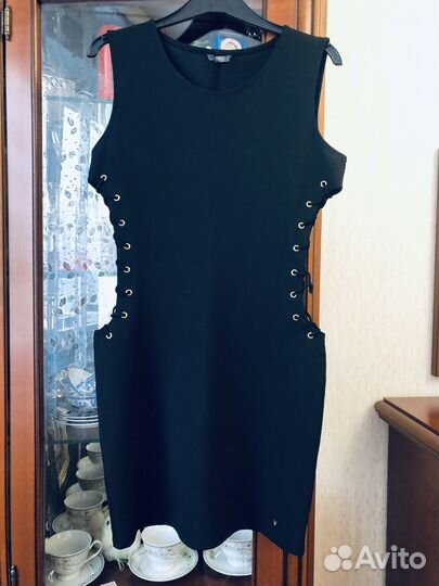 Guess черное платье раз М Оригинал