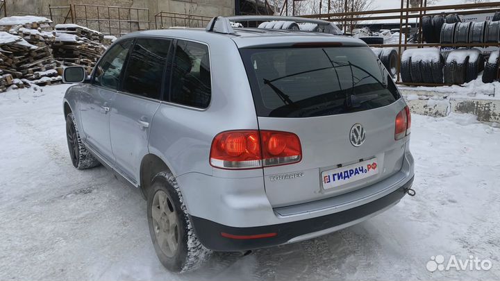 Пол багажника Volkswagen Touareg (GP) 7L0863546