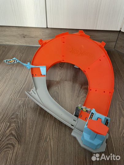 Парковка Мега гараж Hot Wheels