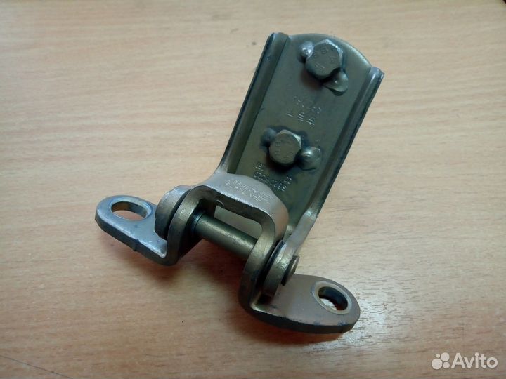 Lifan X60 с 12г. - Петля нижняя R задней двери