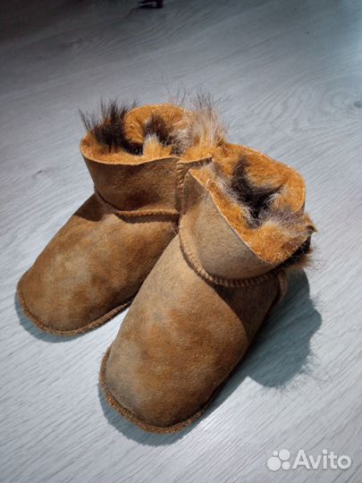 Продам натуральные угги, тапочки, варежки, нитки