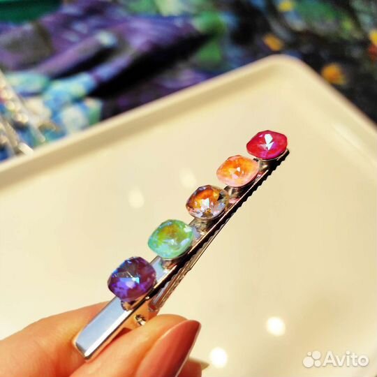 Заколка для волос со стразами