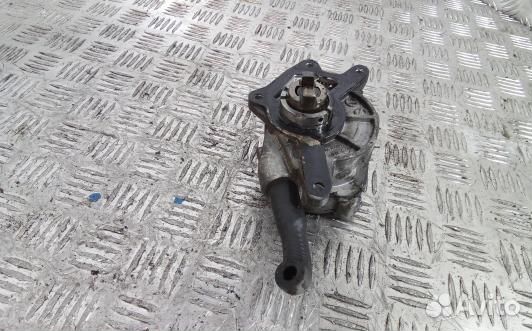 Насос вакуумный jeep grand cherokee WK (XUK13KX01)