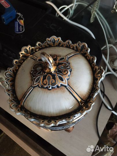 Рог фарфоровый