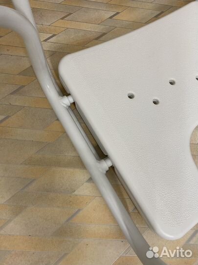 Стул в ванну для пожилых/инвалидов