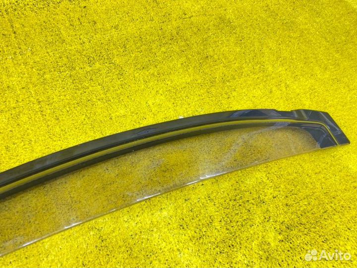 Ветровик на дверь передний левый Toyota