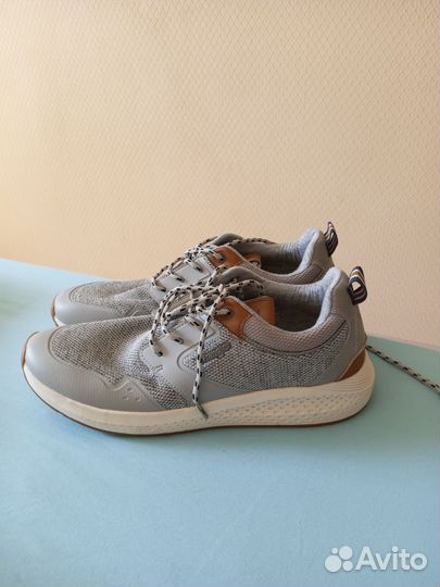 Кроссовки мужские 43 размер новые