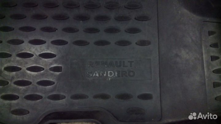 Коврики на Рено сандеро