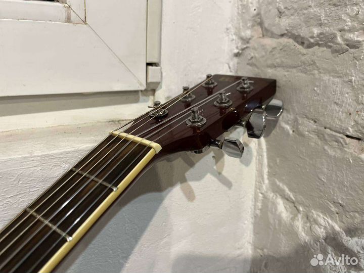 Электроакустическая гитара