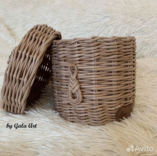 Корзины плетеные из бумажной лозы