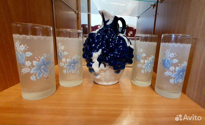 Глиняный кувшин для вина