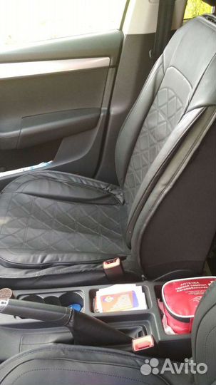 Автомобильные чехлы из экокожи