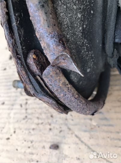 Передняя правая стойка Тойота RAV4(43)