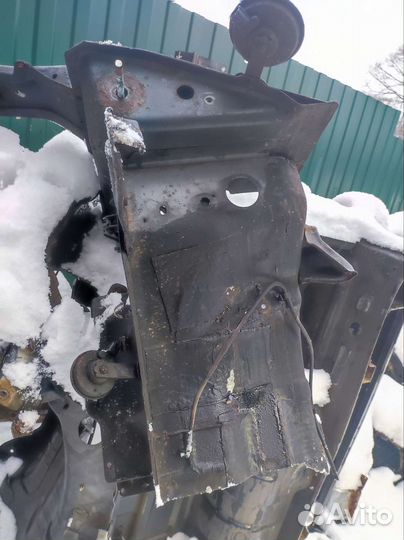 Телевизор с лонжеронами в сборе Ssang Yong Kyron