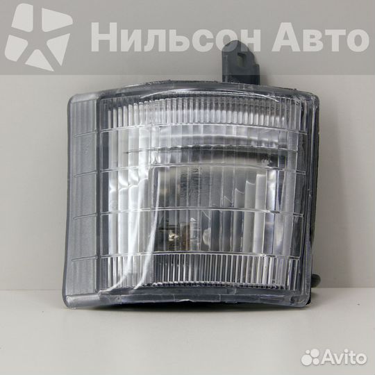 Габарит MMC canter 1994-2002 г белый возле блок-фа