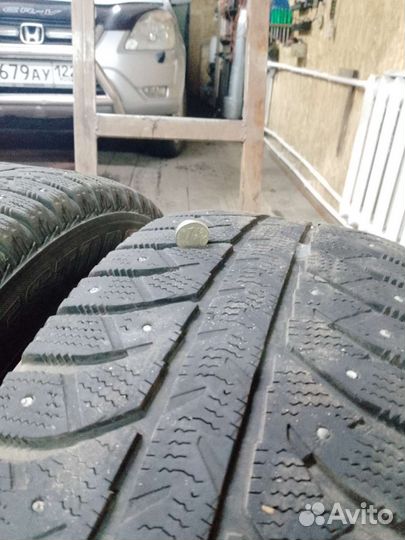 Bridgestone Ice Cruiser 5000 215/65 R16