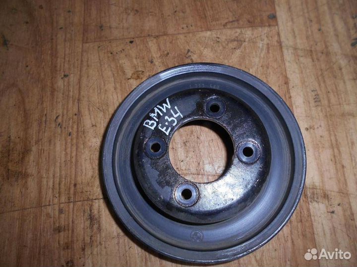 Шкив водяного насоса (помпы) BMW 5-серия E34 1988