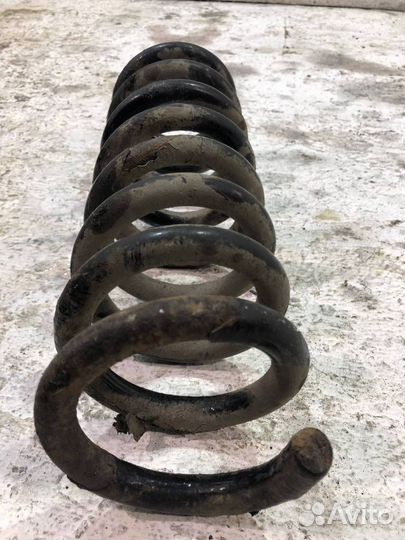 Пружина задняя Мерседес