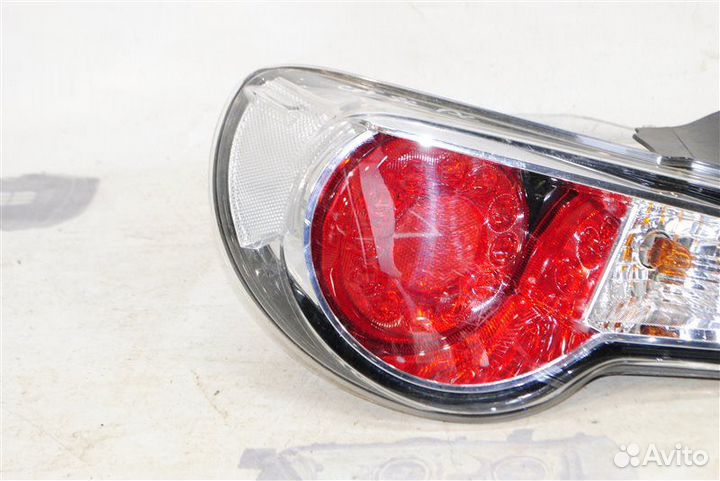 Фонарь задний левый Toyota Gt86