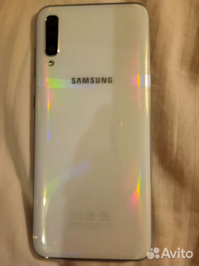 Телефон Samsung А 70