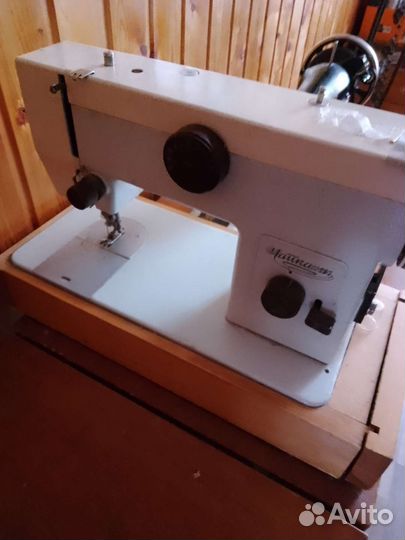 Швейная машина Чайка 134