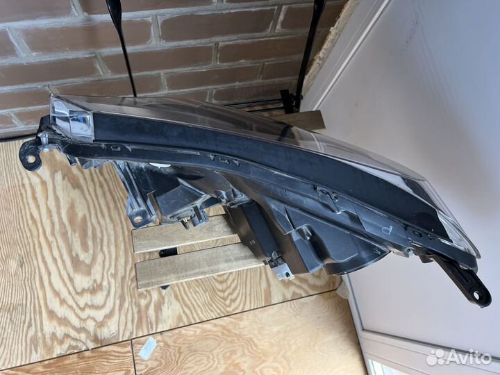 Фара правая toyota RAV4 2018 оригинал