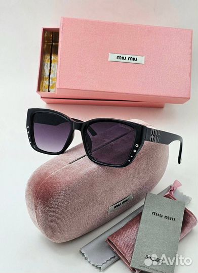 Солнцезащитные очки женские Miu Miu