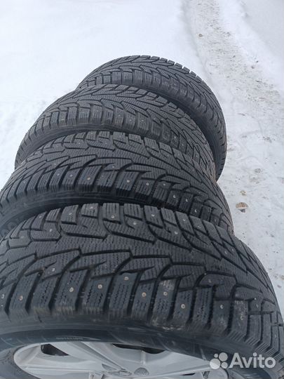 Hankook Winter I'Pike RS W419 215/65 R16 98T