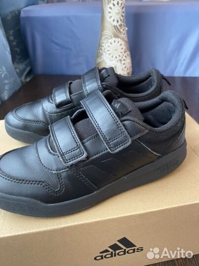 Кроссовки adidas