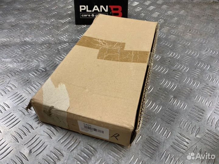 Стекло фары переднее правое Ford Mondeo MK1