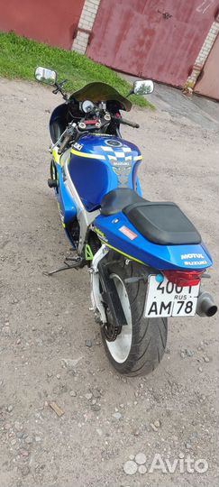 Спортивный мотоцикл Сузуки Джиксер