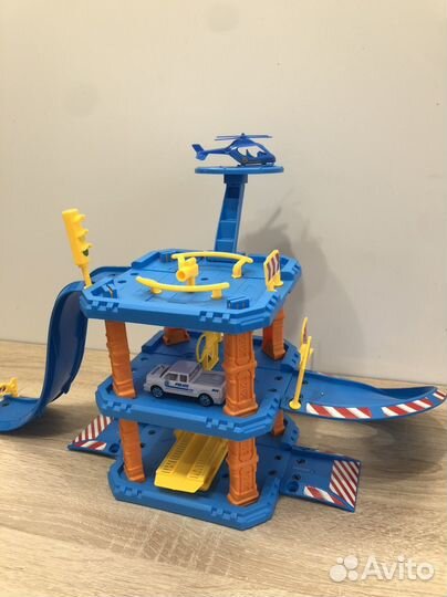 Детская парковка для машинок