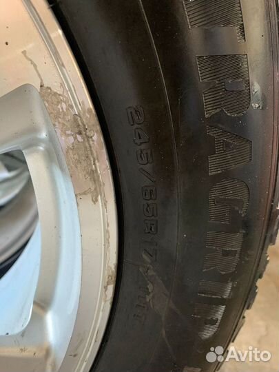 Goodyear UltraGrip 245/65 R17