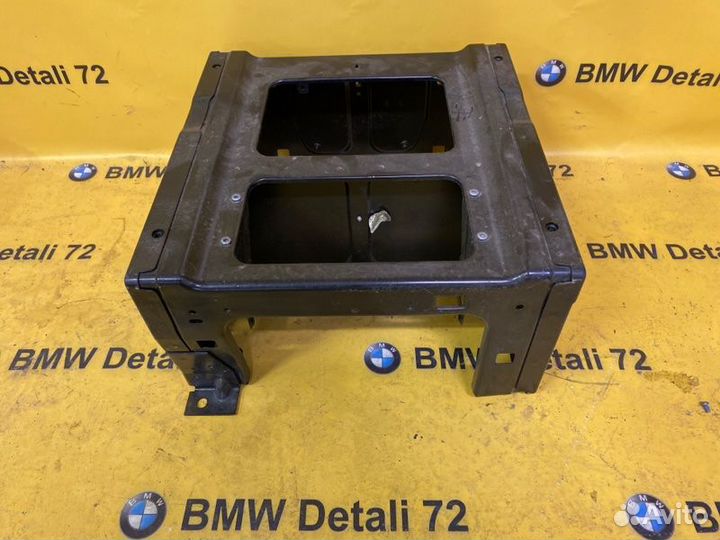 Короб сиденья передний правый Mercedes Viano W639