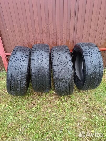 Goodyear UltraGrip Winter 265/60 R18
