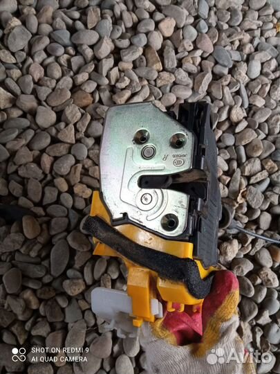 Передний правый замок двери Kia Ceed 2