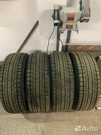 Yokohama Ice Guard G075 235/60 R18 107Q