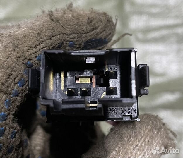 Кнопка аварийного сигнала Skoda Fabia 1.4 AUB 2001