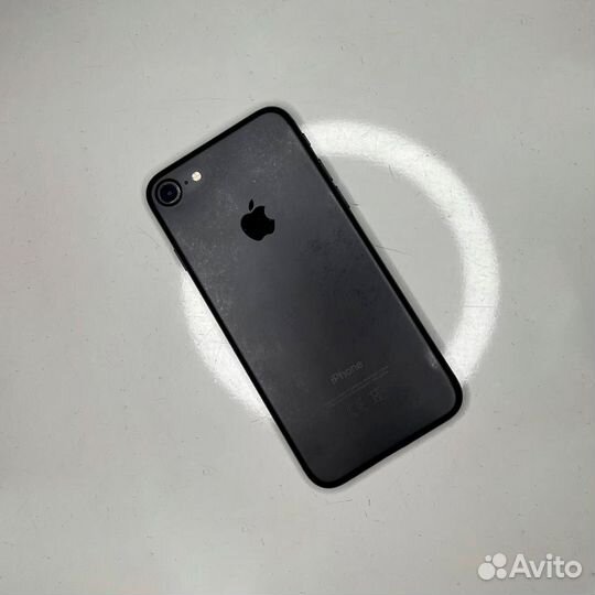 Телефон iPhone 7
