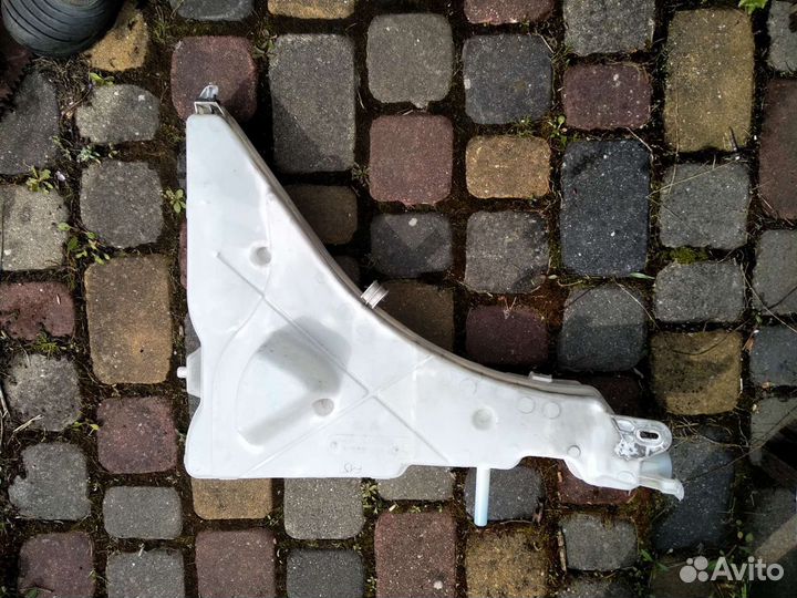 BMW X5 F15 Бочек омывателя оригинал