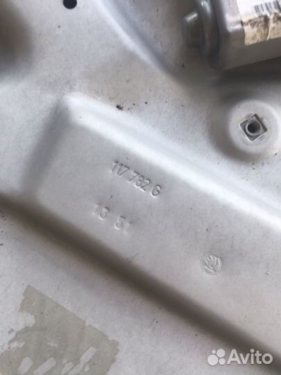 Стеклоподъемник задний правый Octavia a5 Skoda