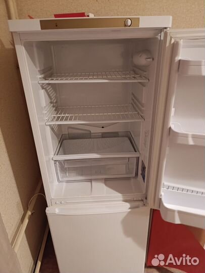 Холодильник indesit