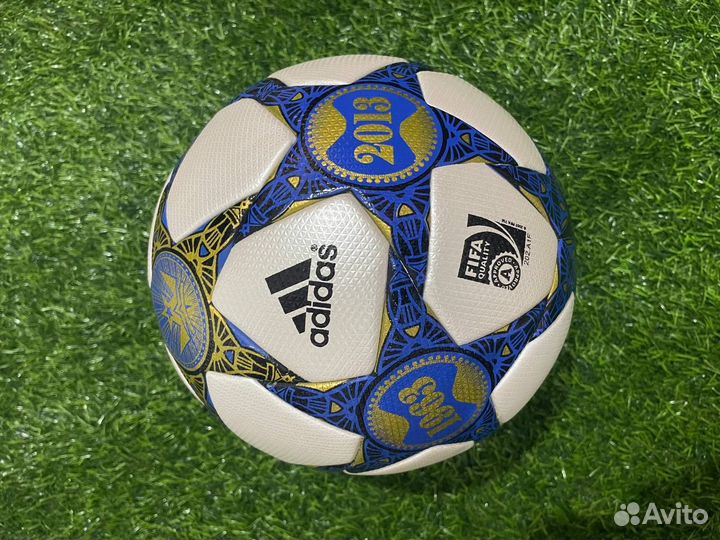 Футбольный мяч adidas