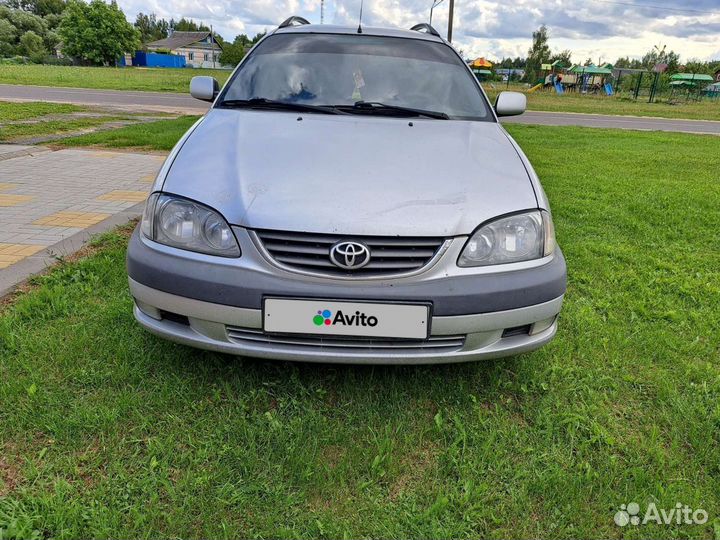 Toyota Avensis, 2002