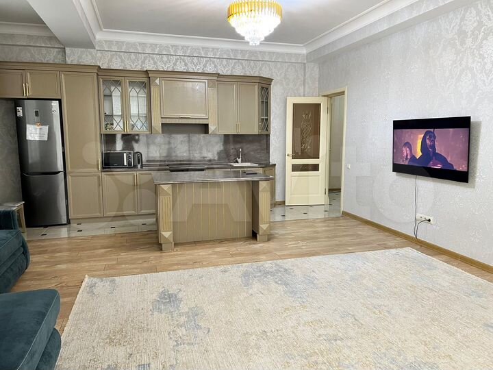 3-к. квартира, 86 м², 3/14 эт.