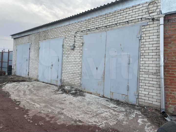 Гараж, > 30 м²