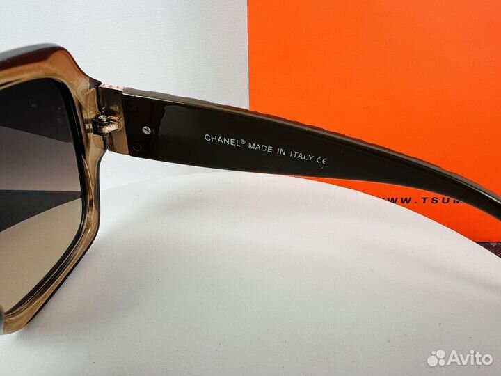 Солнцезащитные очки Chanel