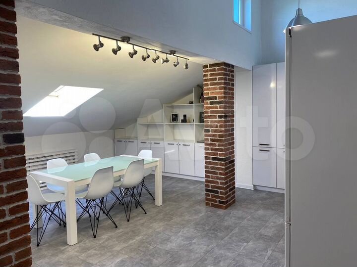 3-к. квартира, 93 м², 3/3 эт.