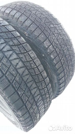 Bridgestone Blizzak DM-V1 215/70 R16 100R