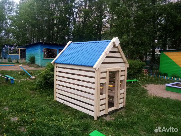 Детский деревянный домик